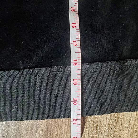 NWT JoyLab Black Velour Cropped Relaxed Fit Sweatshirt Women's Size Medium - Picture 7 of 16